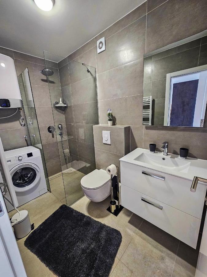 Aenona Beach Apartment Нин Екстериор снимка