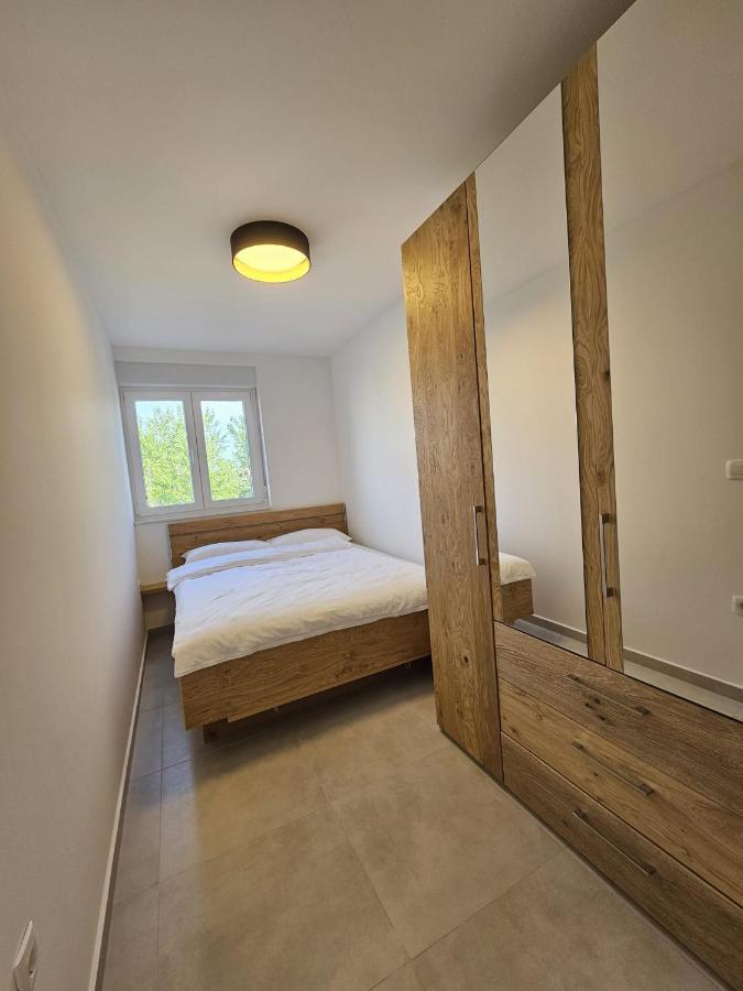 Aenona Beach Apartment Нин Екстериор снимка